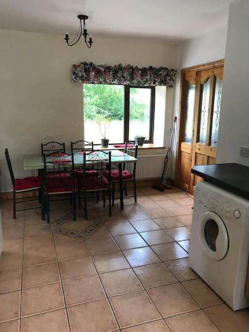 Castlegregory-Seaside 2 Bedroomed Cottage Exterior photo